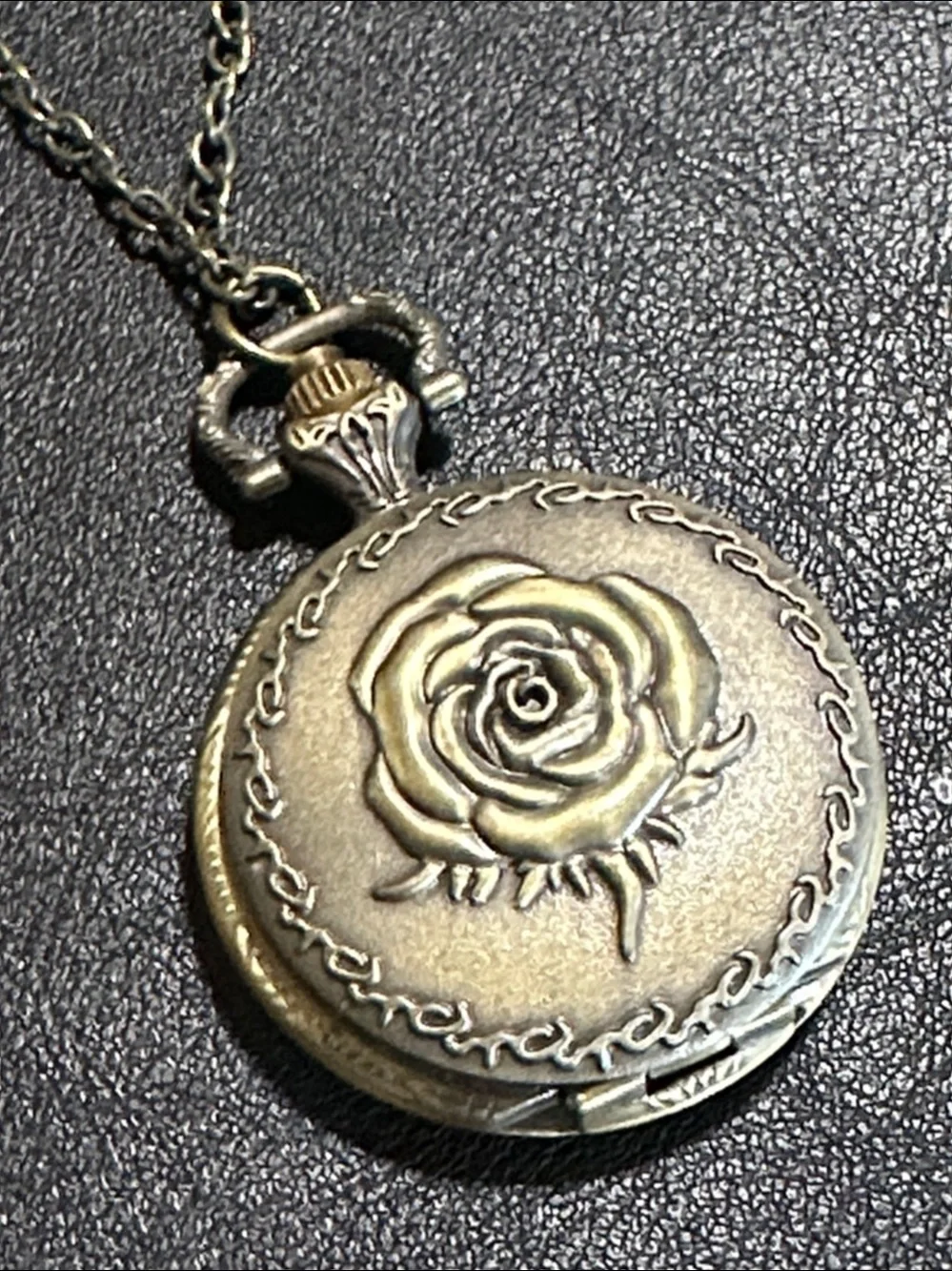 Rose Vintage Bronze Pendant Quartz Watch